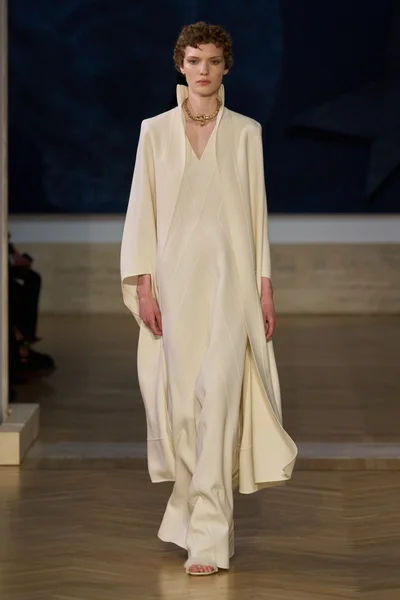 Look 14